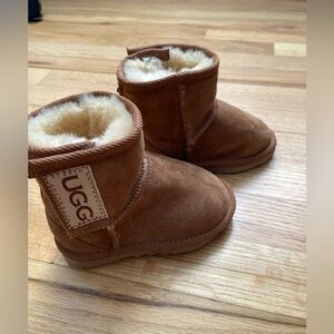 UGGs Size 5/6